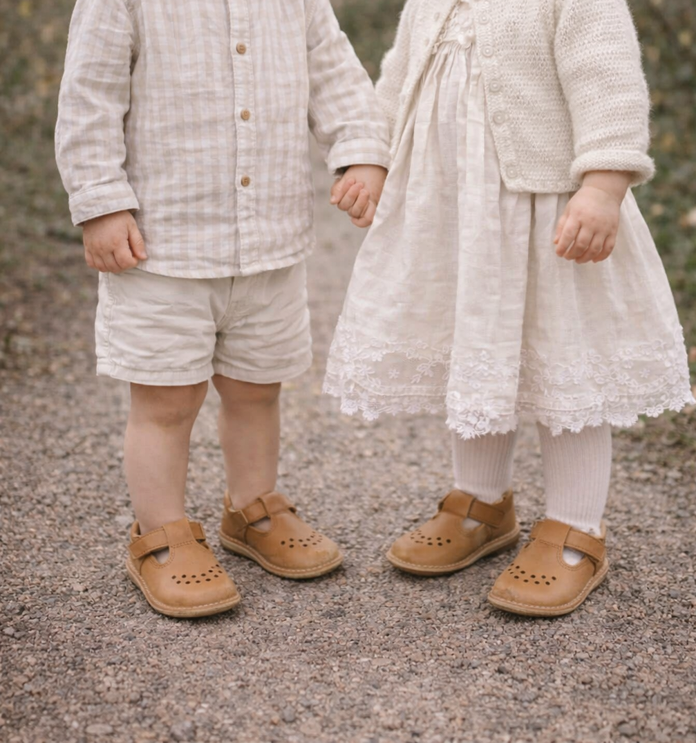 Børnesko i læder med barfodsfølelse – fleksible hjemmesko og sutsko til børn – Beige -Lusti 2- fra slipsko