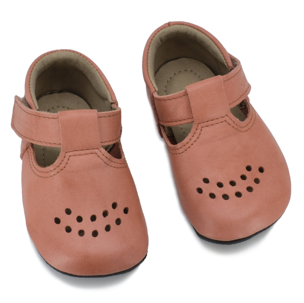 Børnesko i læder med barfodsfølelse – fleksible hjemmesko og sutsko til børn – ferskenfarvet - Lusti fra slipsko