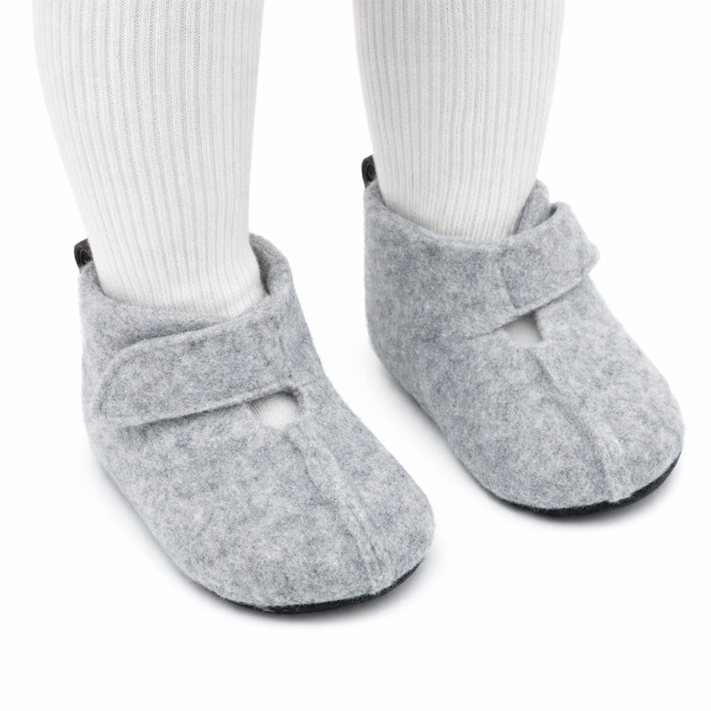 Uld hjemmesko/sutsko til børn – skridsikre indesko (1–6 år) – velcro – grå | KAKU