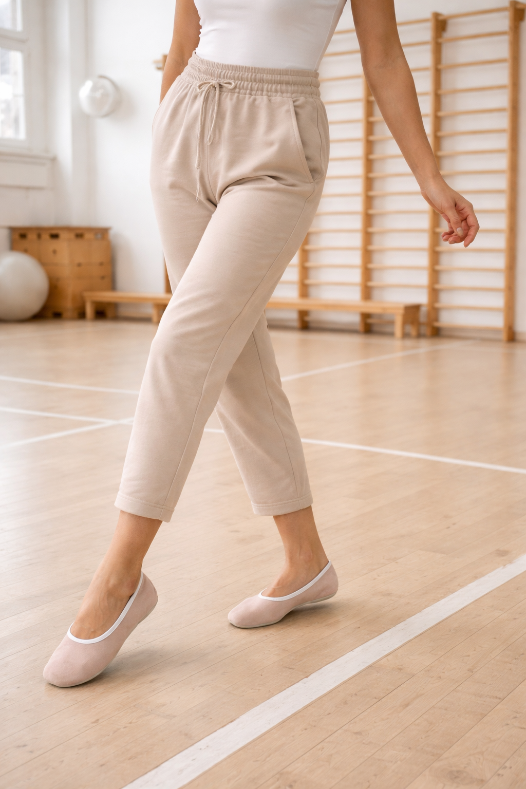 Skridsikre Gymnastik Sko i Læder – Nude | Bløde Dansesko med Bred Pasform